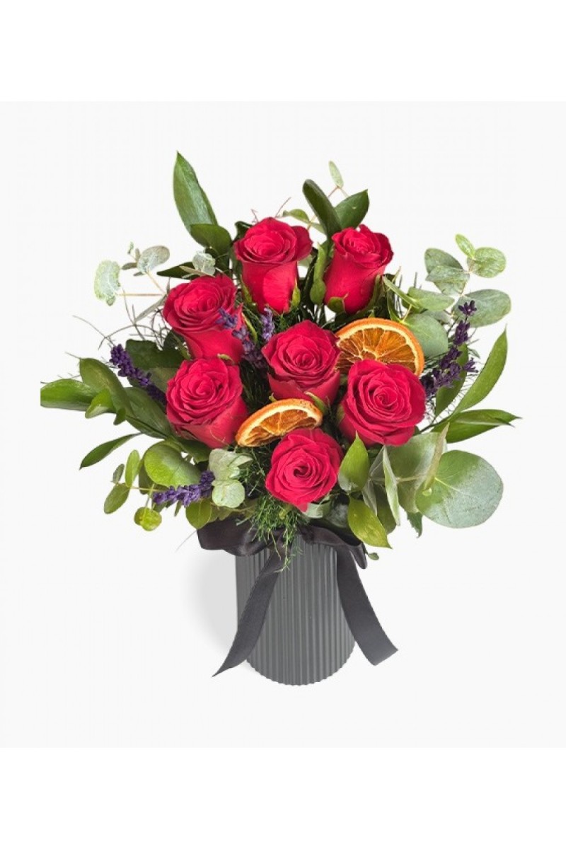 Siyah Polimer Vazoda Kırmızı Gül