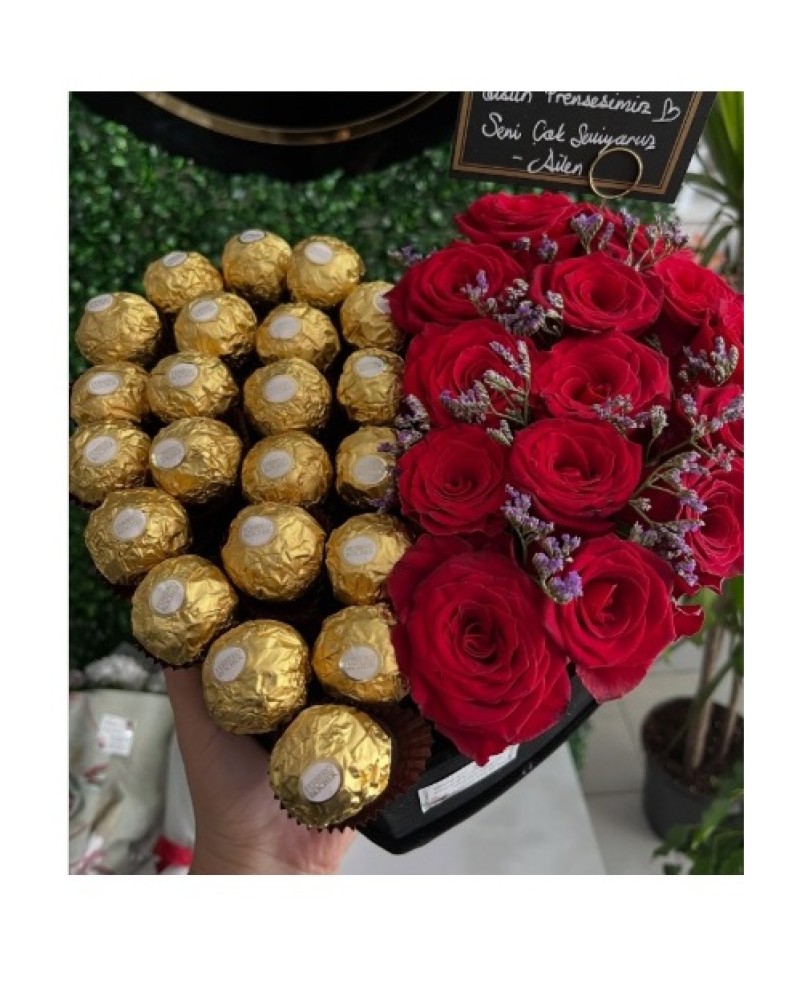 Kalp Kutuda Kalp Ferrero Rocher ve Kırmızı Gül