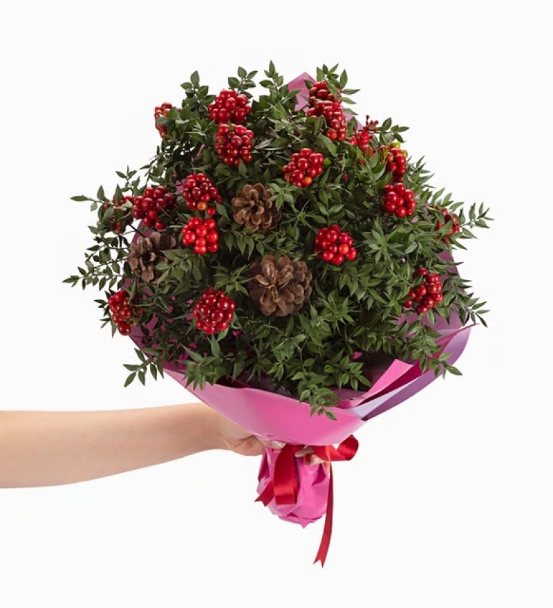 Lila Pembe Bukette Kokina ve Kozalak Tasarımı